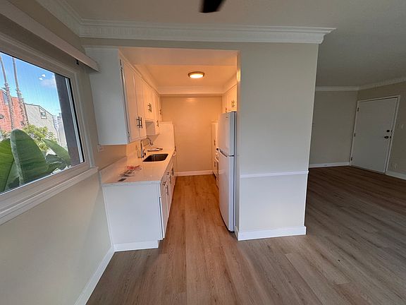 3rd image of 1355 N Poinsettia Pl APT 6