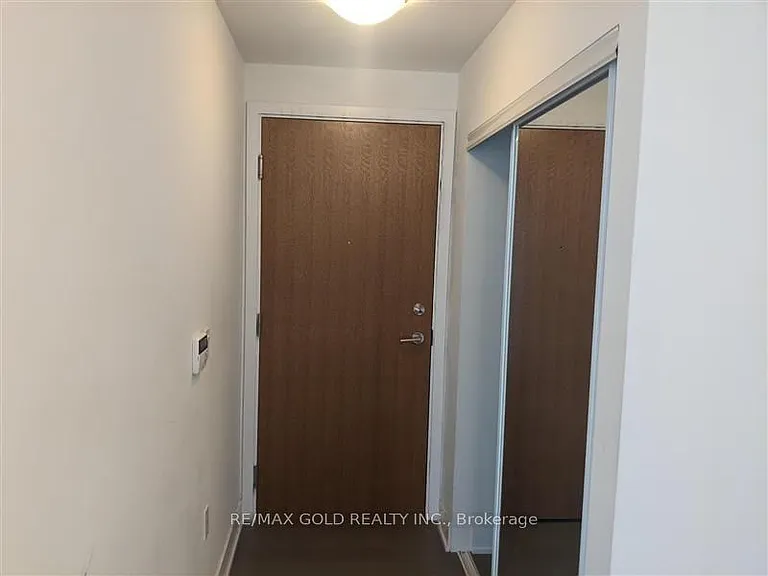 20 Shore Breeze Dr #3803 — Photo 2