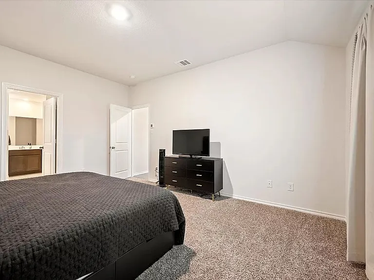 805 Fueller Dr — Photo 11