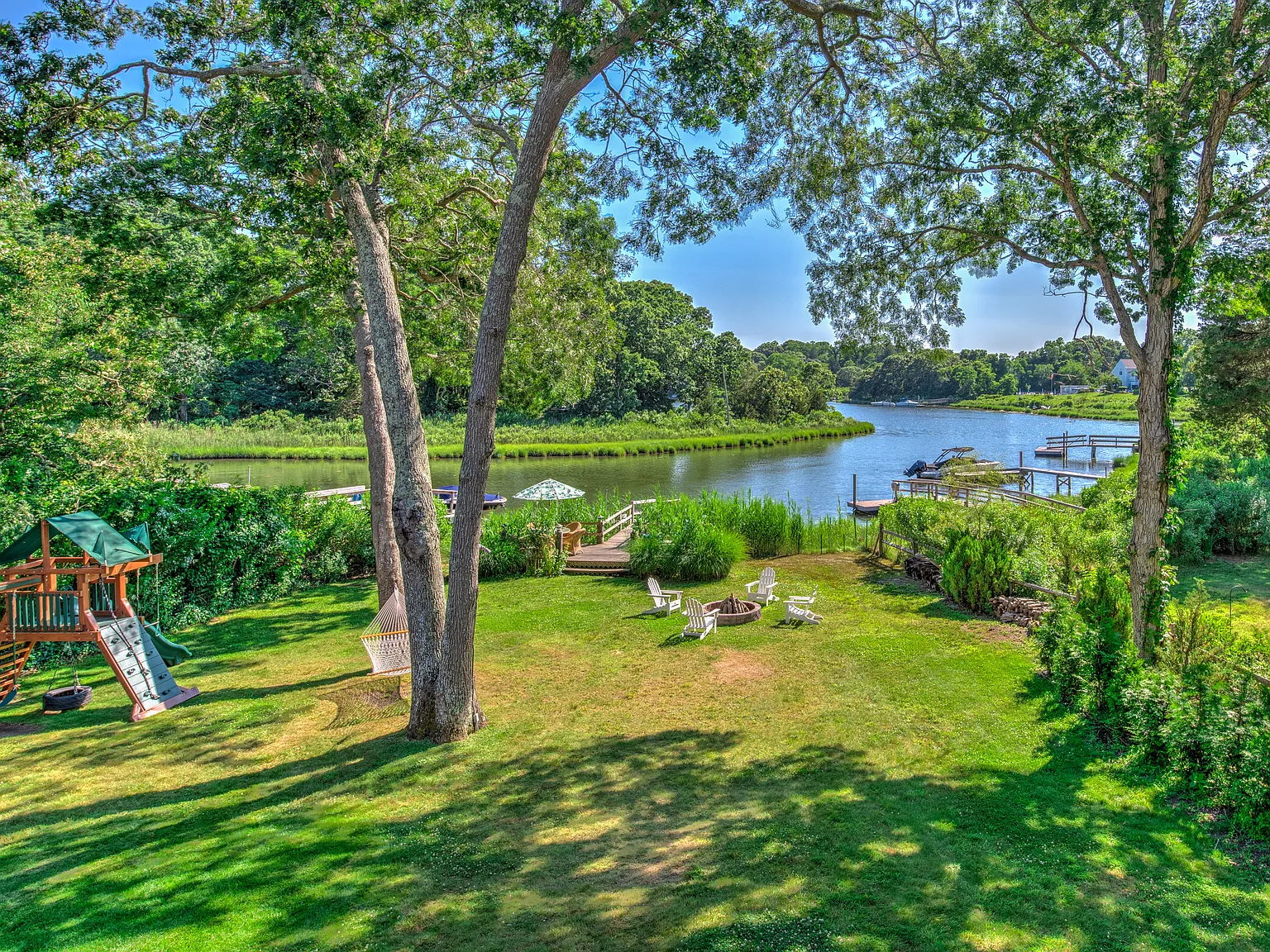 Jet-ski House- Live on the Water: Dock, Beach, Boat, Kayak & Fish — Photo 1