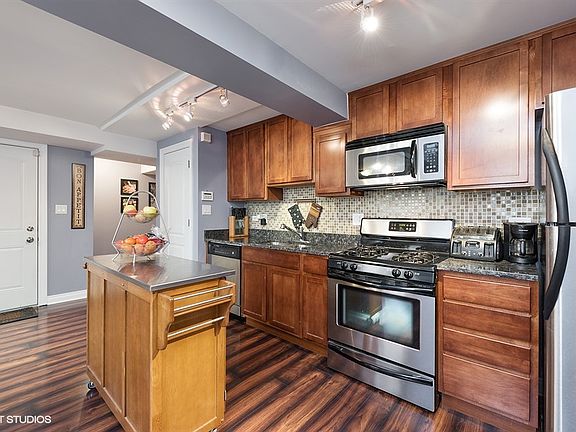 3rd image of 1465 W Winnemac Ave #G