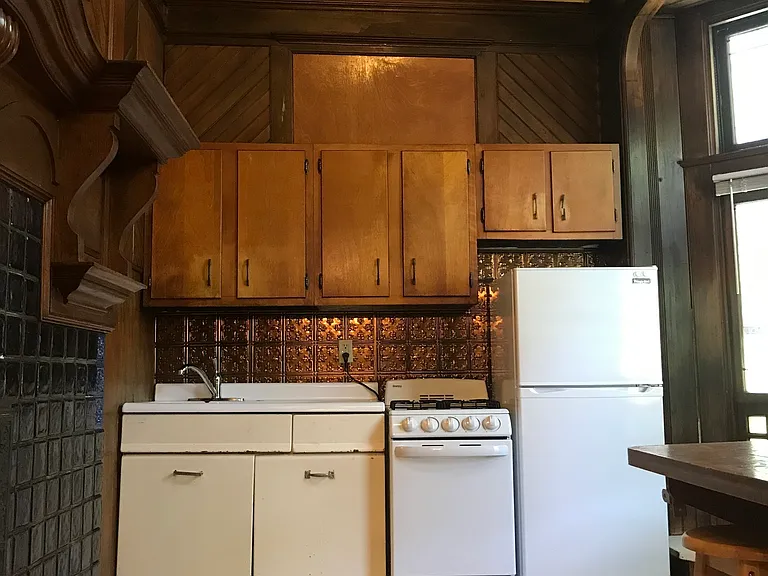 603 E Seneca St — Photo 4