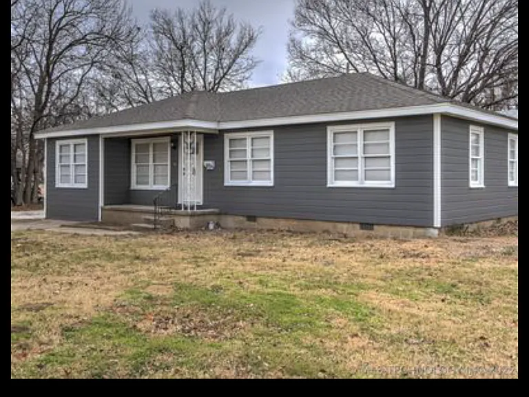 925 E Thompson Ave — Photo 2