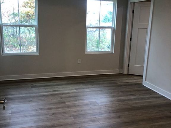 5th image of 24520R Jagger Ave