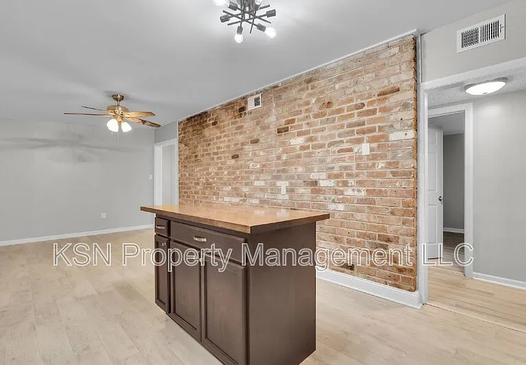 117 Windsor Rd — Photo 27