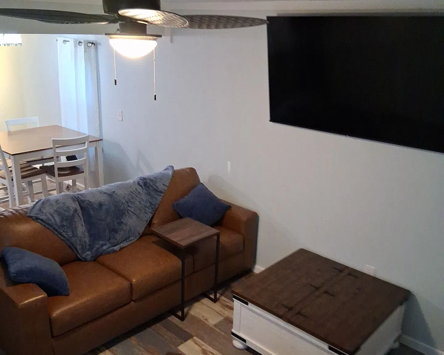 2 bed, 720 sqft, $1,800 — Photo 2