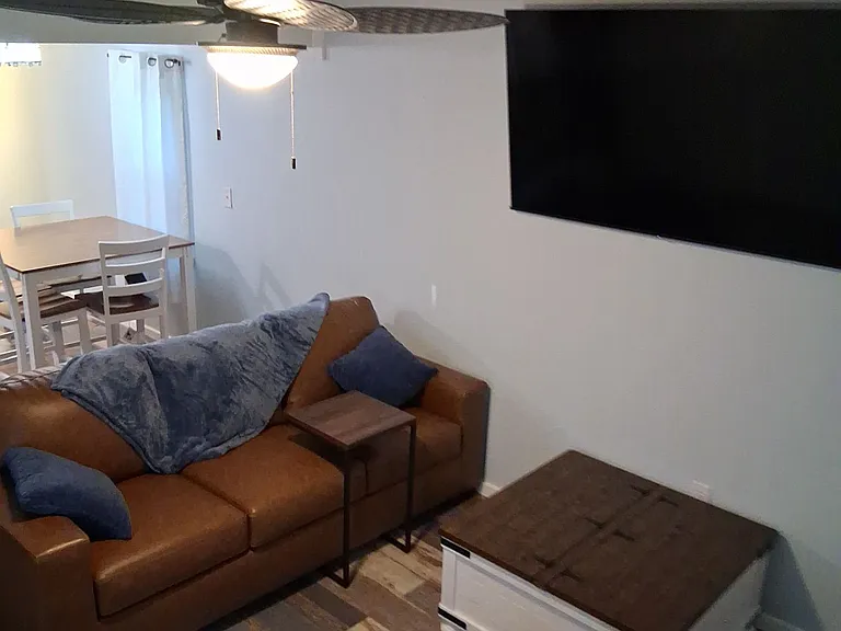 301 Bluebird Rd — Photo 2