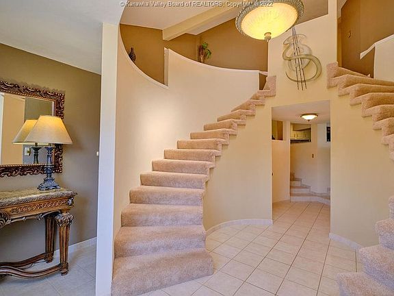 5th image of 2058 Oakridge Dr