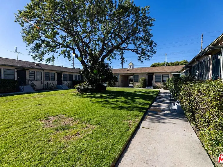 1940 S Robertson Blvd #1 — Photo 30