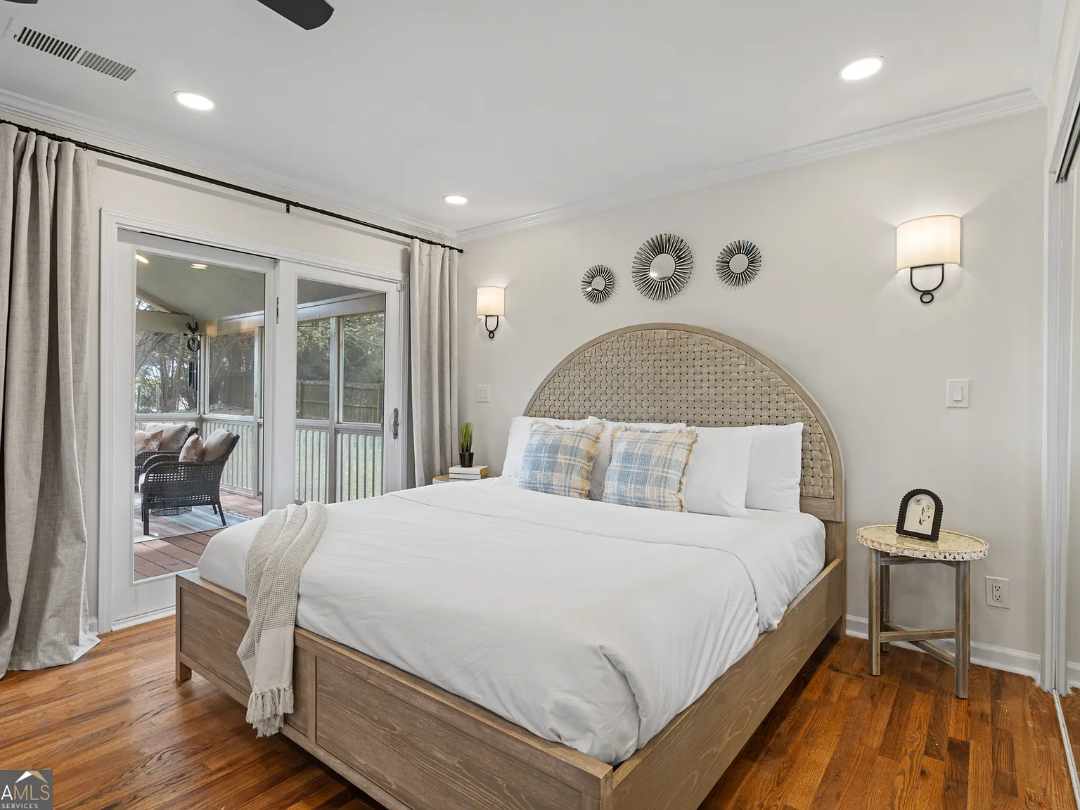 3 bed, 2.0 bath, $4,505 — Photo 4