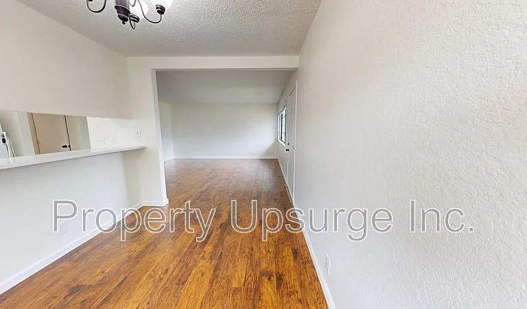 1233 Bundy Ct #6 — Photo 4