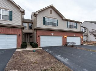 1323 W Crane View Ct, Round Lake, IL 60073