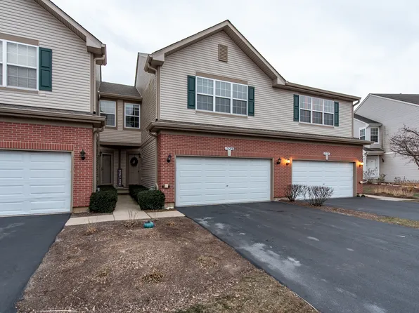 1323 W Crane View Ct, Round Lake, IL 60073