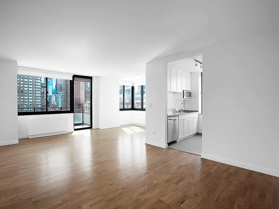 200 W 60th St #22G