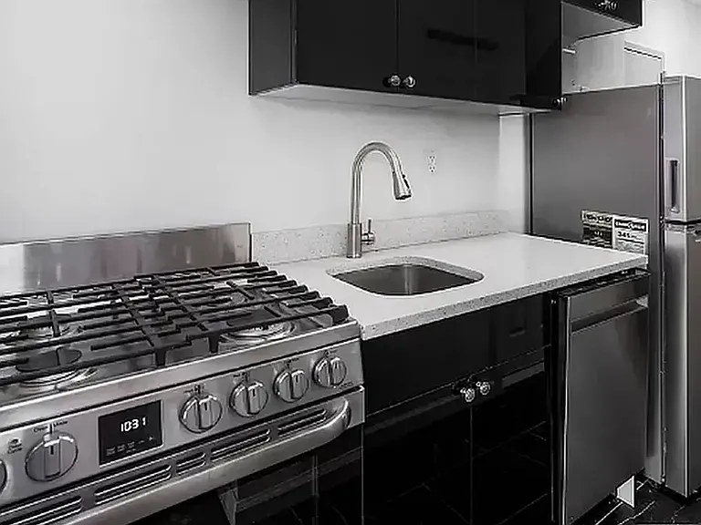 171 Attorney St #PENTHOUSE — Photo 8