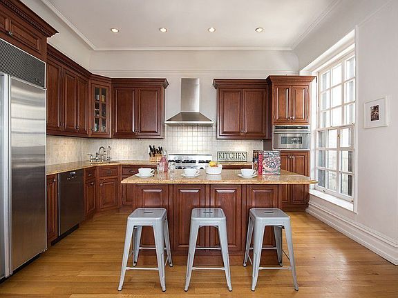2nd image of 2109 Broadway APT 1379