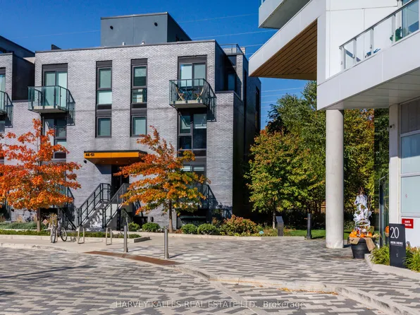 10 Brin Dr #Townhouse 49, Toronto, ON M8X 1Y6