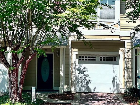 3rd image of 407 Twin Lakes Ln