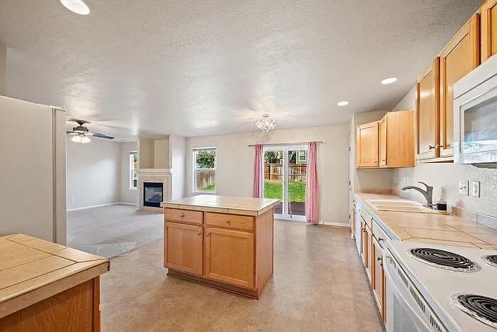5374 S Quatar Cir — Photo 12