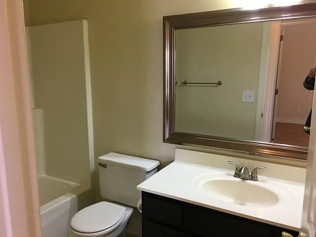 Bathroom in upstairs hallway