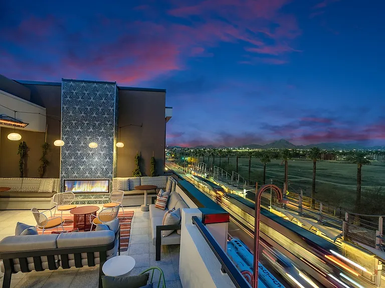 Callia 2023 S1 Rooftop Dusk 03