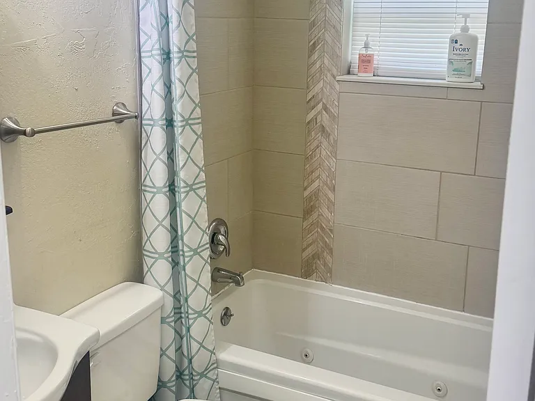 115 Sunrise Ave — Photo 5