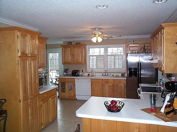 3rd image of 262 Thornwood Dr SE