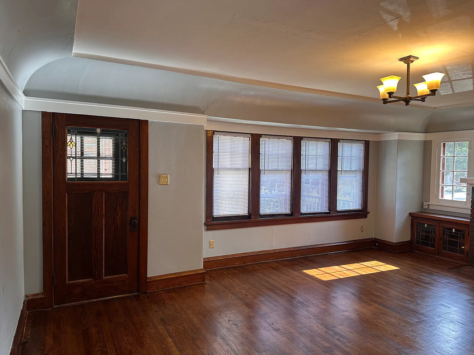 Lincoln Pl, Wauwatosa — Photo 1