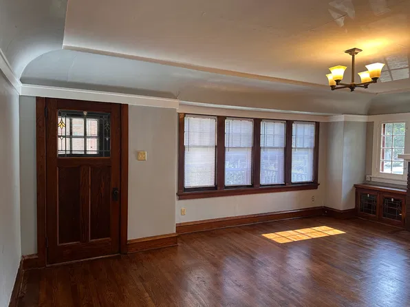 (undisclosed Address), Milwaukee, WI 53213