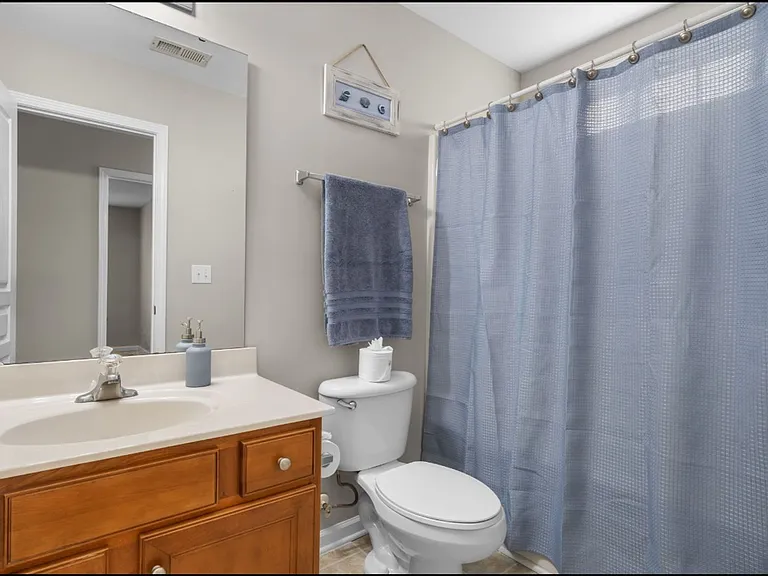 10060 Switchyard Dr — Photo 14