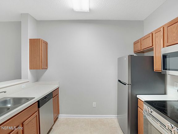5th image of 624 Southbranch Dr