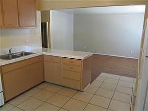 5th image of 1710 Kenwood St APT 4