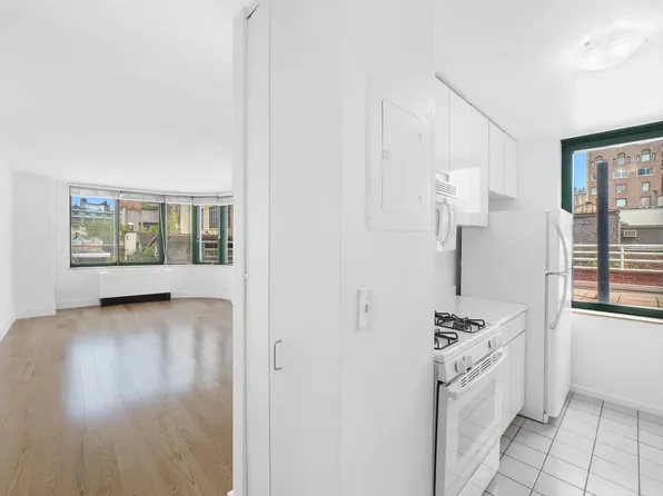 295 Greenwich Street image 5 of 17