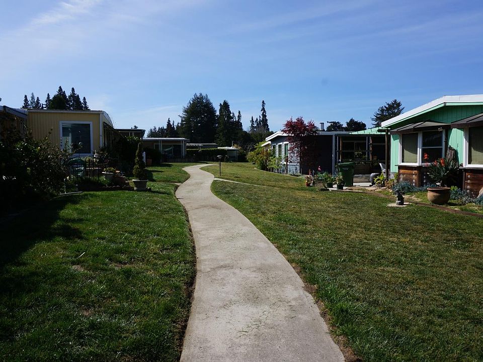 2nd image of 54 Trailwood Way