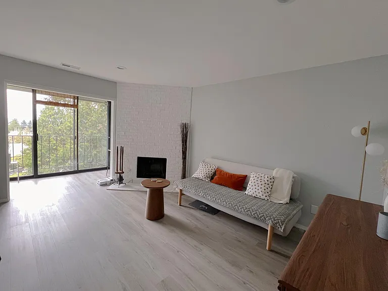 6734 112th Ave NE #8 — Photo 1