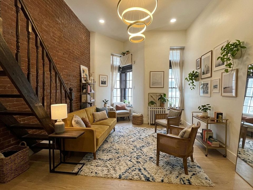 1st image of 15 W 82nd St #3A