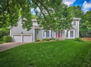8530 Hallet St, Lenexa, KS 66215