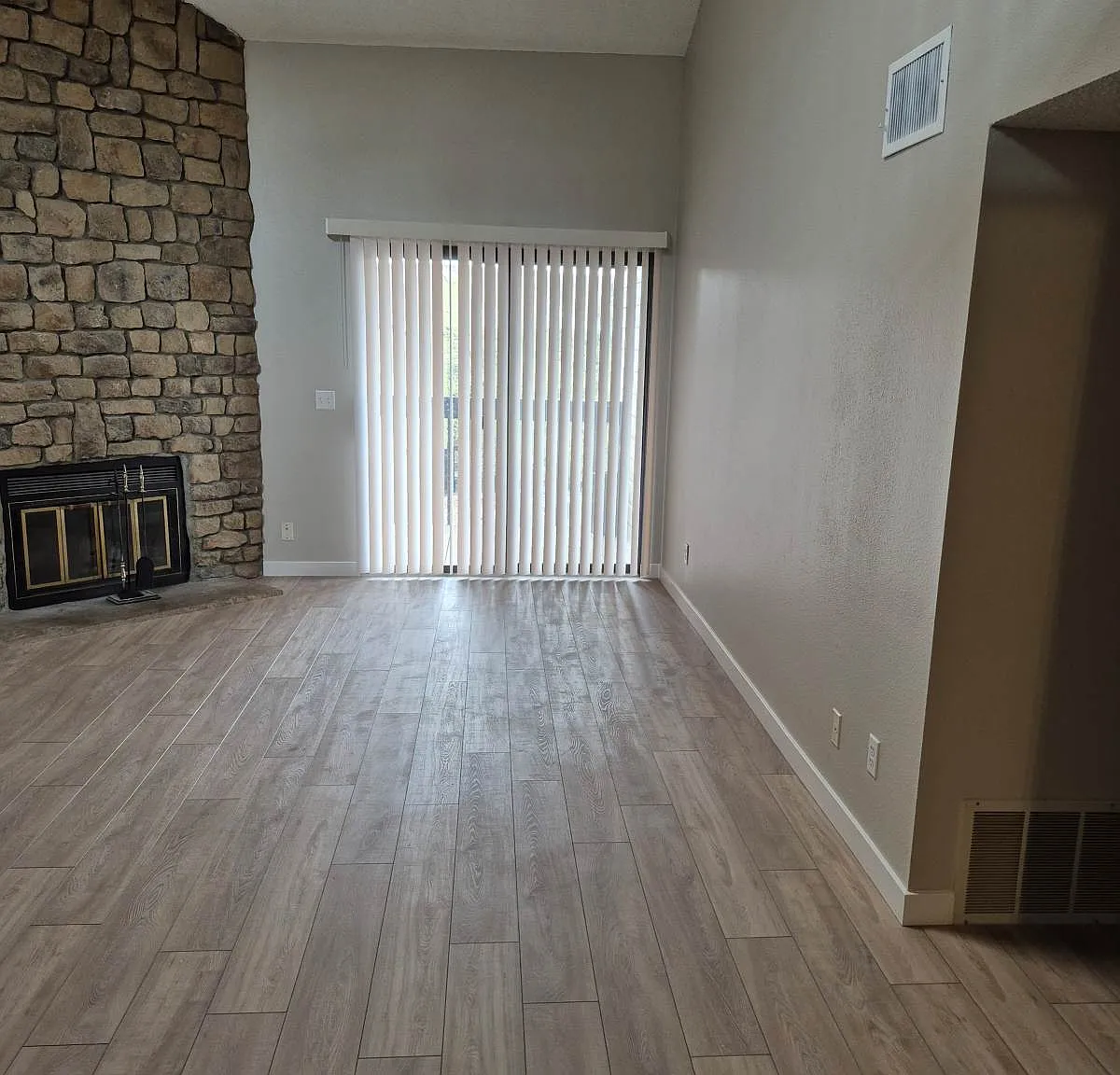 2 bed, 1184 sqft, $2,000 — Photo 2