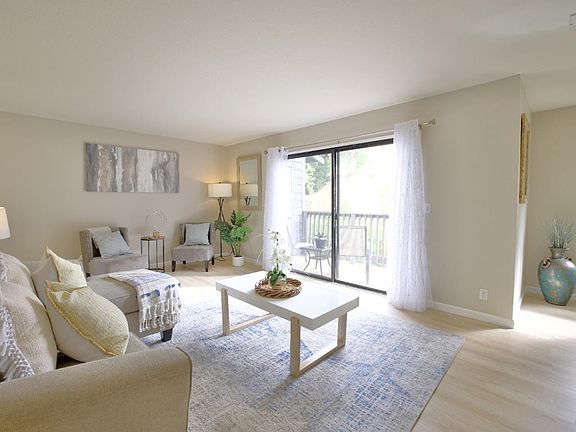 2nd image of 900 Cambridge Drive #128