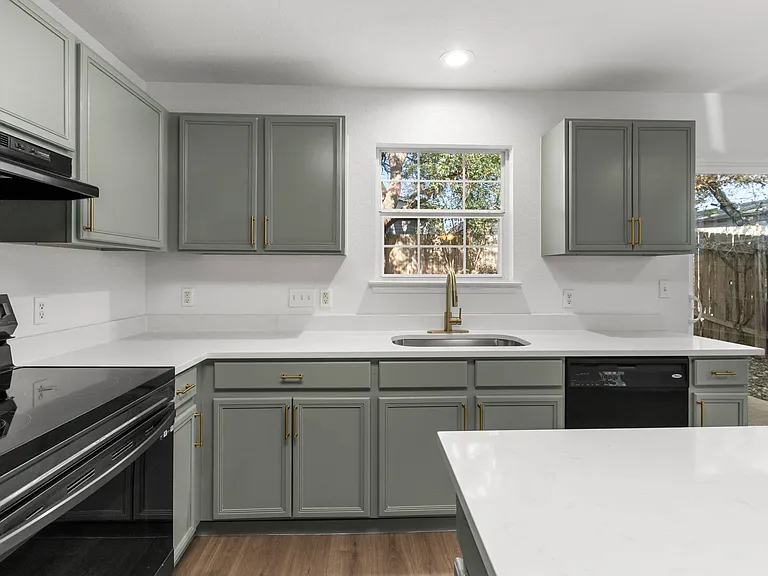 2110 Nogales Trl — Photo 11