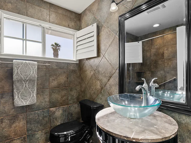 1322 E Elsmere Dr #Z — Photo 7