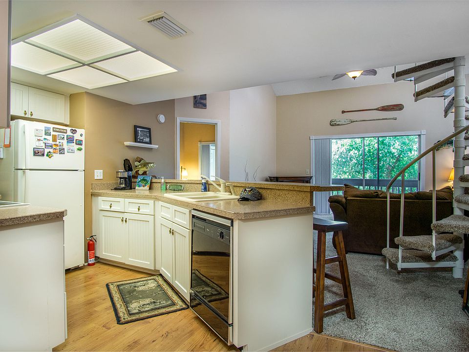 1st image of 20800 River Dr #32