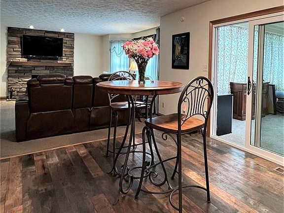 4th image of 1575 Deerfield Dr