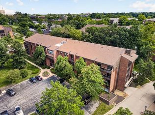 550 Coeur De Royale Dr APT 404, Saint Louis, MO 63141