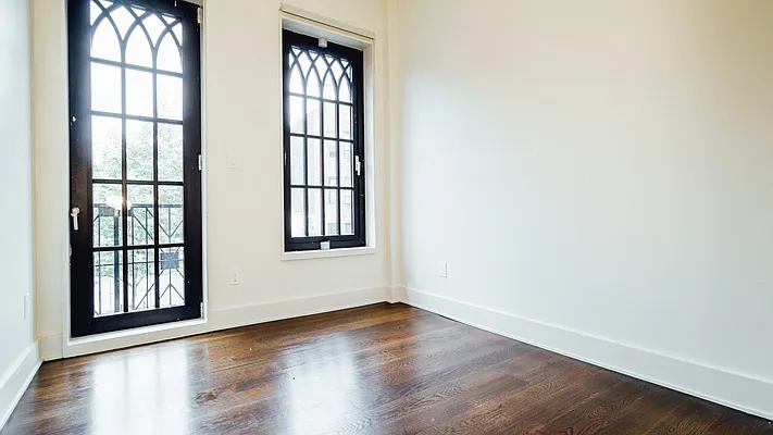 Rented by TheLocals LLC | media 19