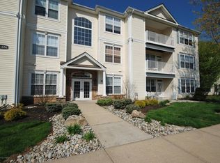 647 Saint Andrews Pl, Englishtown, NJ 07726