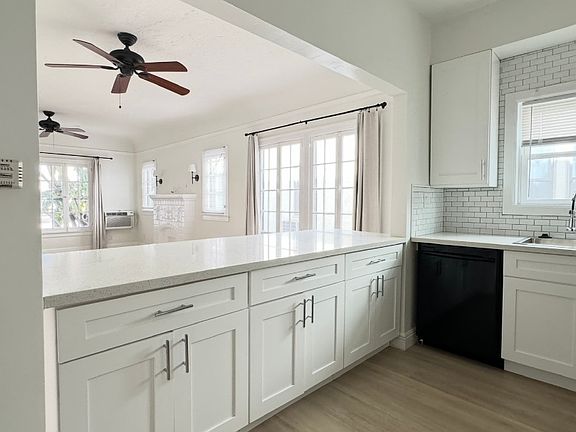 3rd image of 422 N Spaulding Ave #422