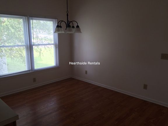 2nd image of 118D W Victoria Ct