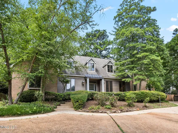 13 Highland Meadows Dr, Jackson, MS 39211
