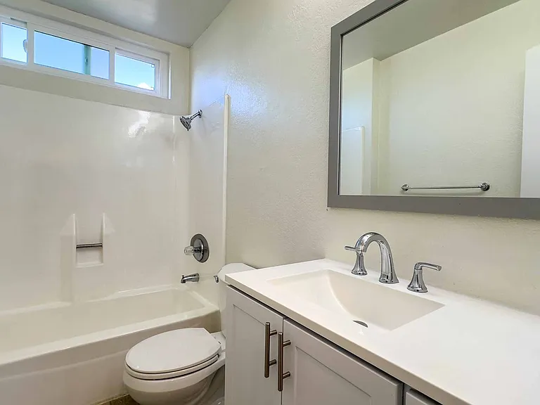 2625 Highland Ave — Photo 8